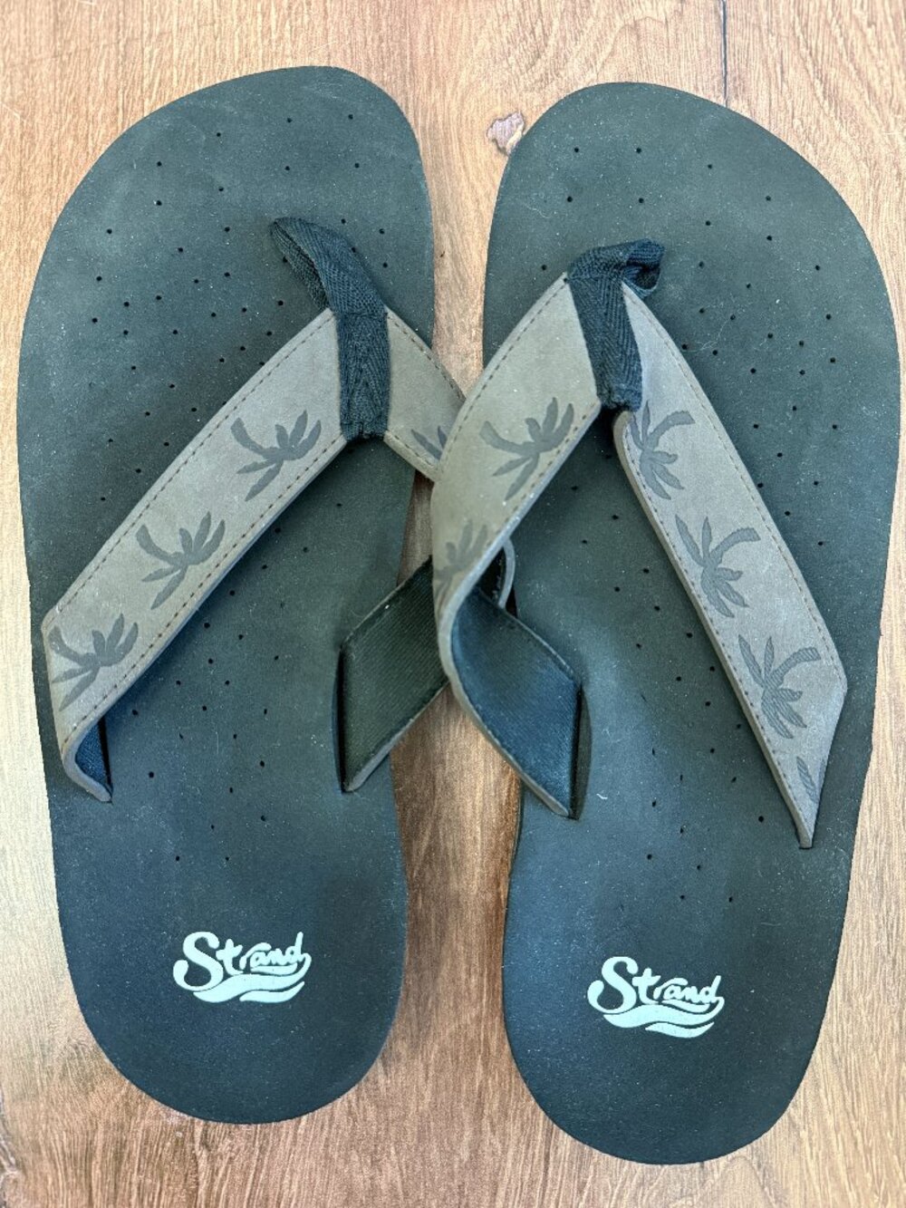 Strand Men’s Flip Flops Black Thong Sandals Beach Pool Summer Size 9